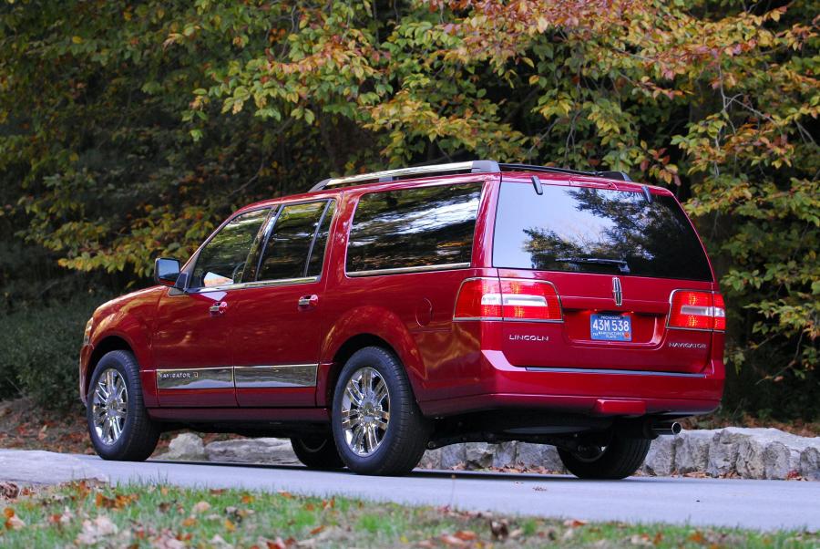  Lincoln Navigator L 2006 года  (фото 43 из 50)